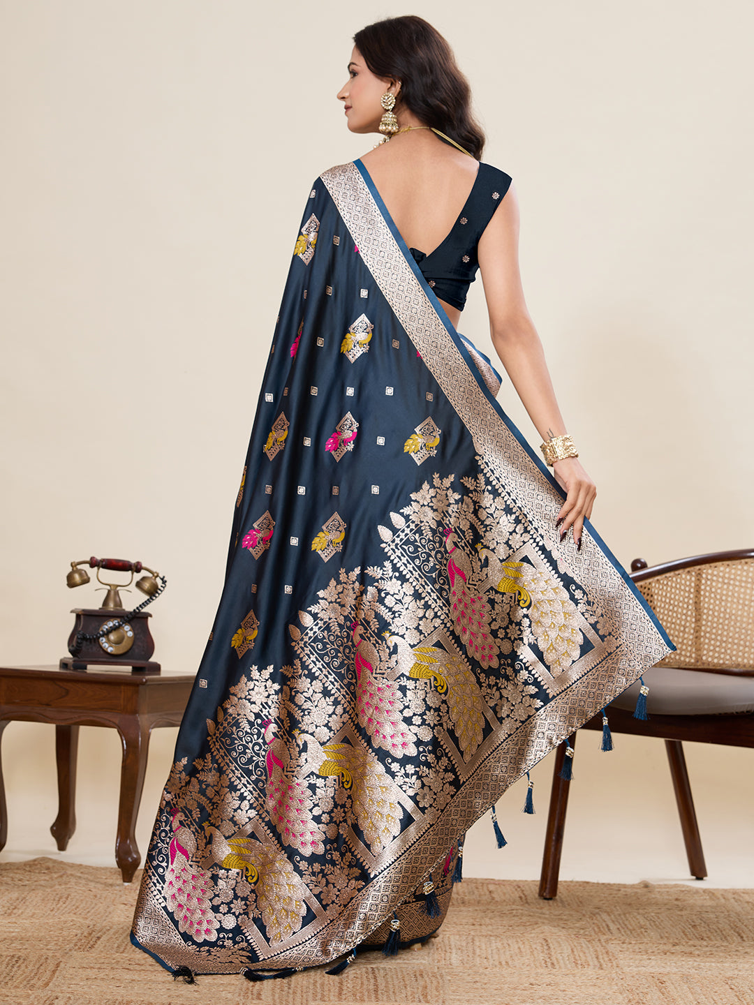 Urban Pallu Woven Design Silk Blend Party Saree