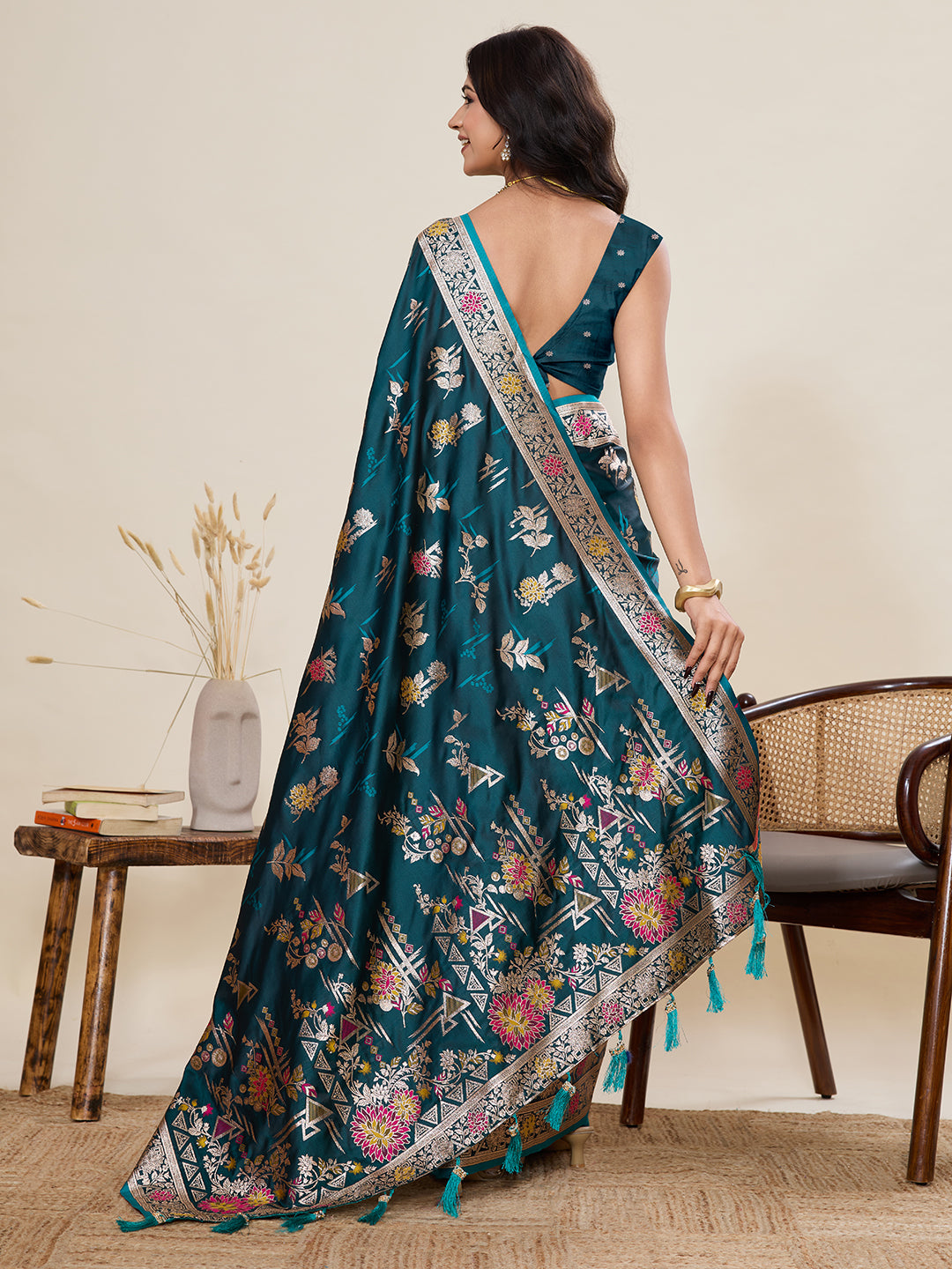 Urban Pallu Woven Design Silk Blend Party Saree