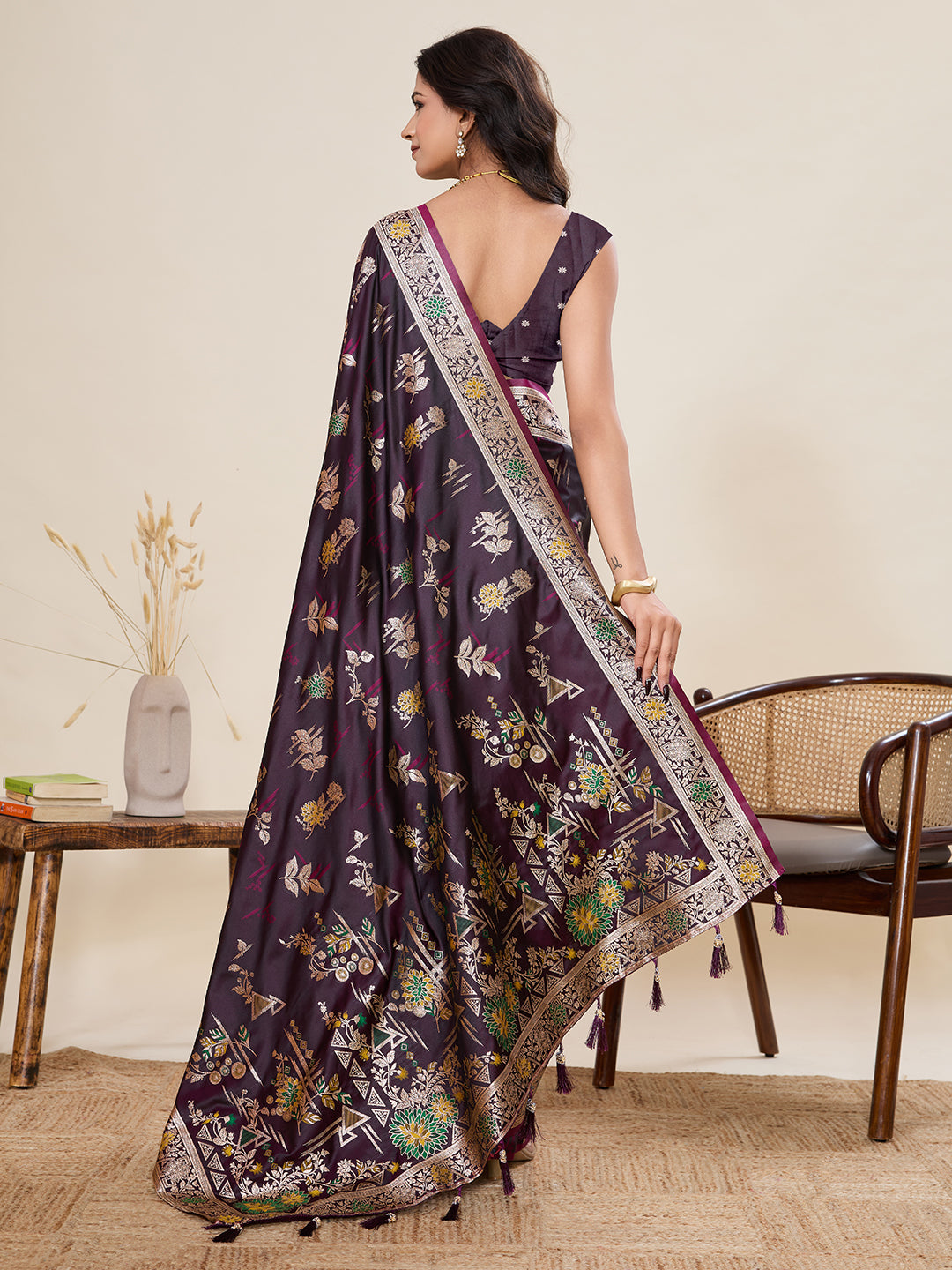 Urban Pallu Woven Design Silk Blend Party Saree