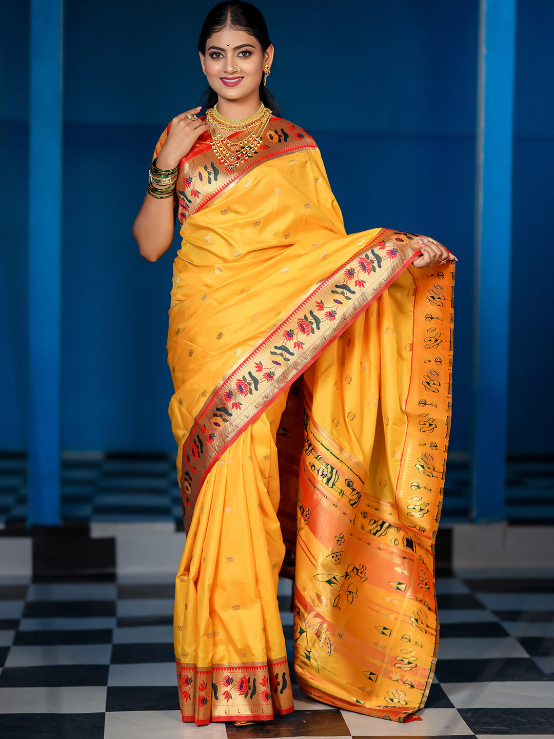 Urban Pallu Woven Design Silk Blend Traditional Saree