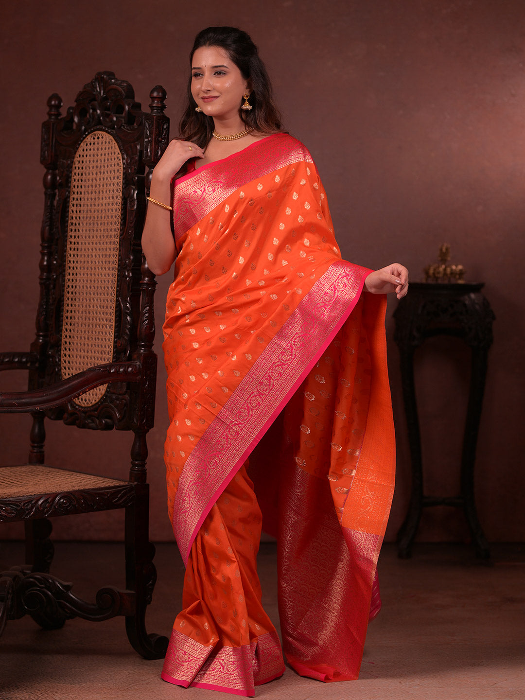 Urban Pallu Woven Design Silk Blend Traditional Saree