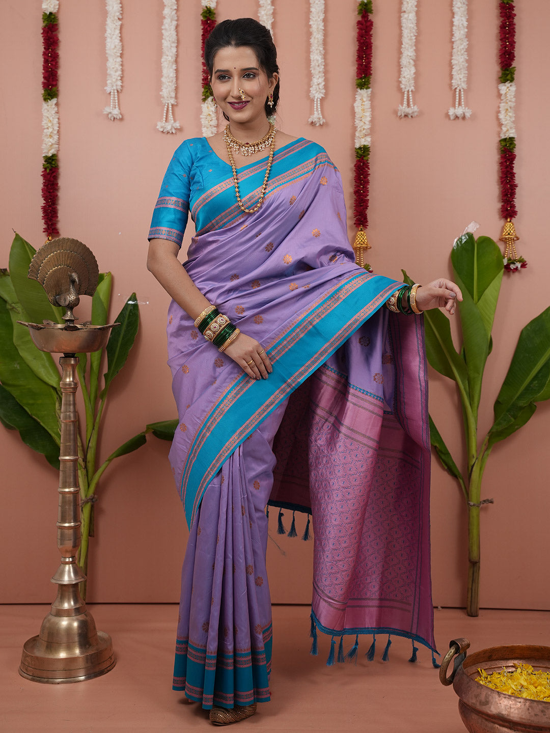 Urban Pallu Woven Design Silk Blend Traditional Saree