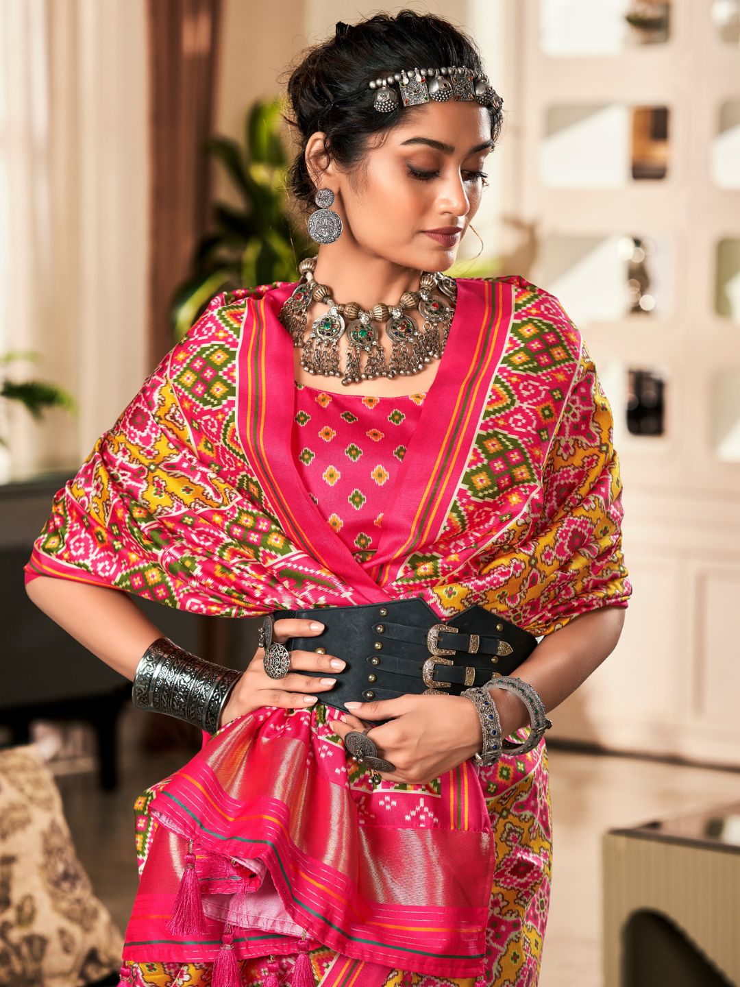 Urban Pallu Woven Design Cotton Blend Daily Saree