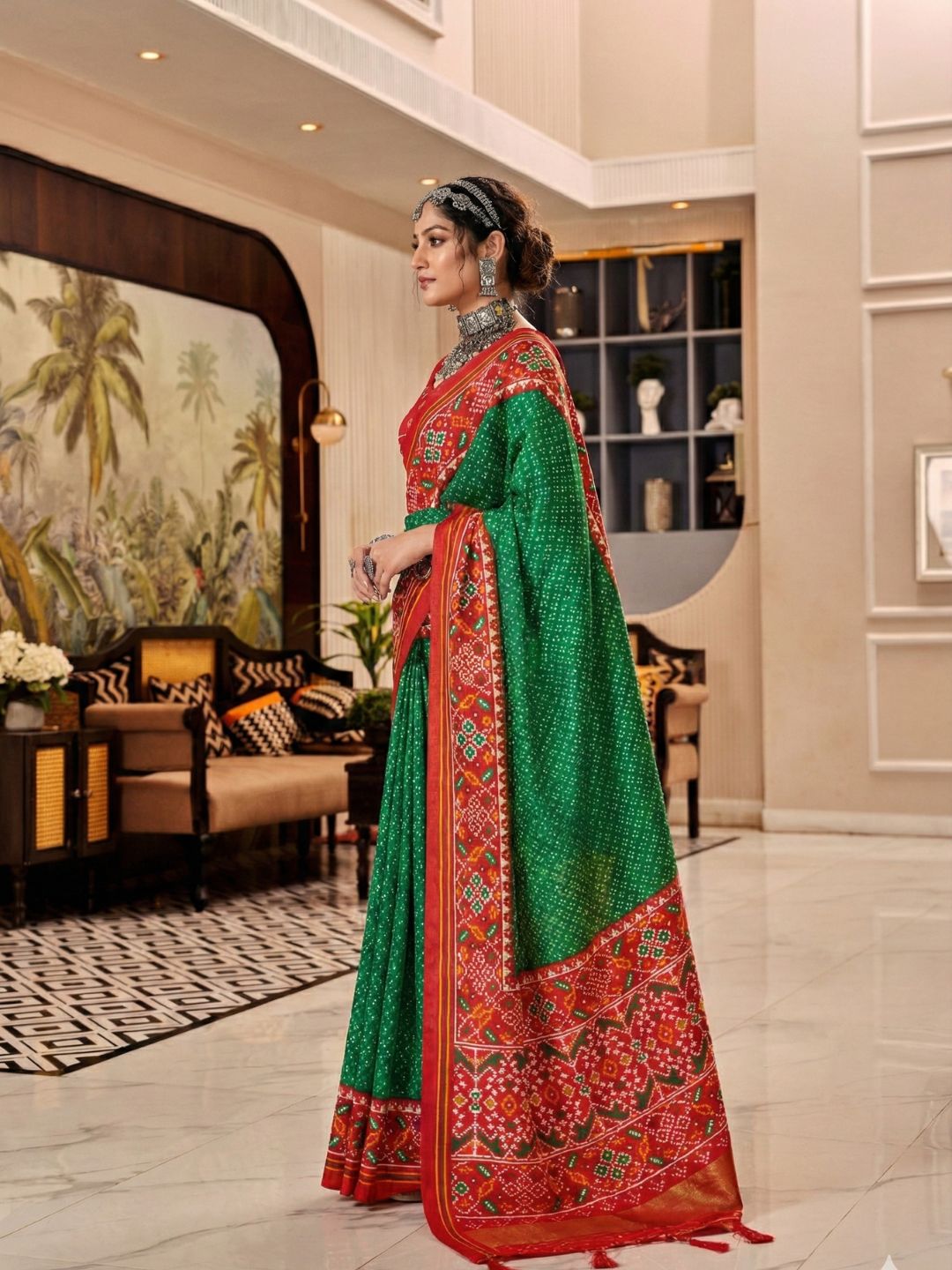 Urban Pallu Woven Design Cotton Blend Daily Saree