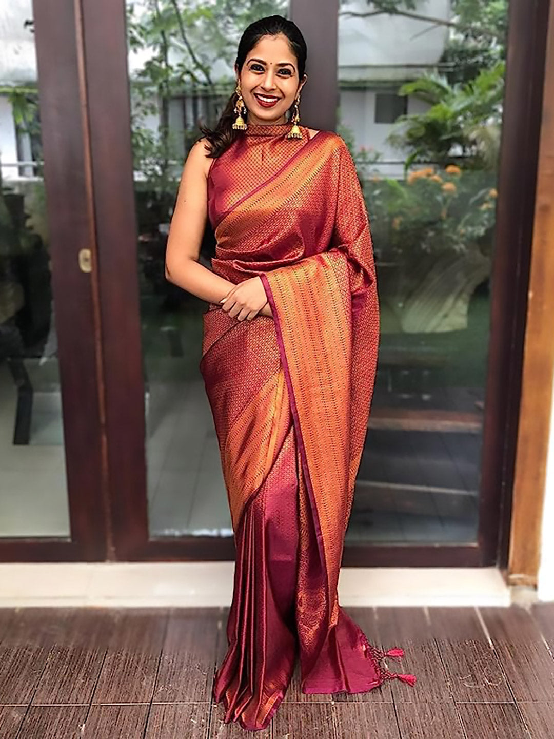 Urban Pallu Woven Design Silk Blend Traditional Saree