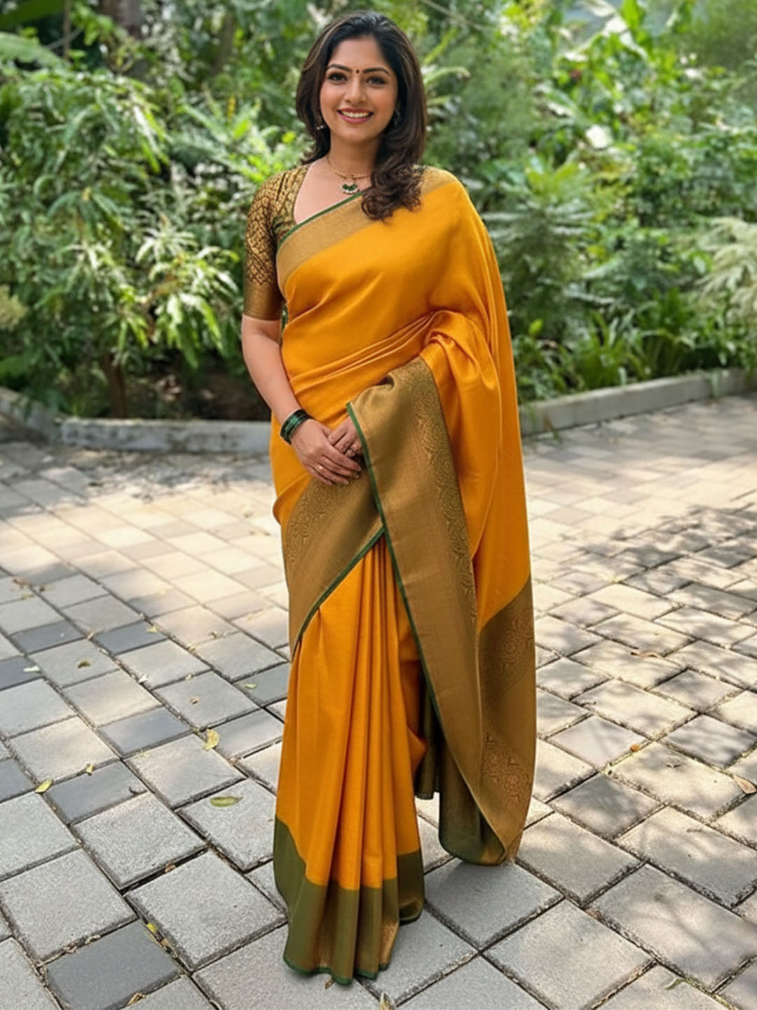 Urban Pallu Woven Design Silk Blend Traditional Saree