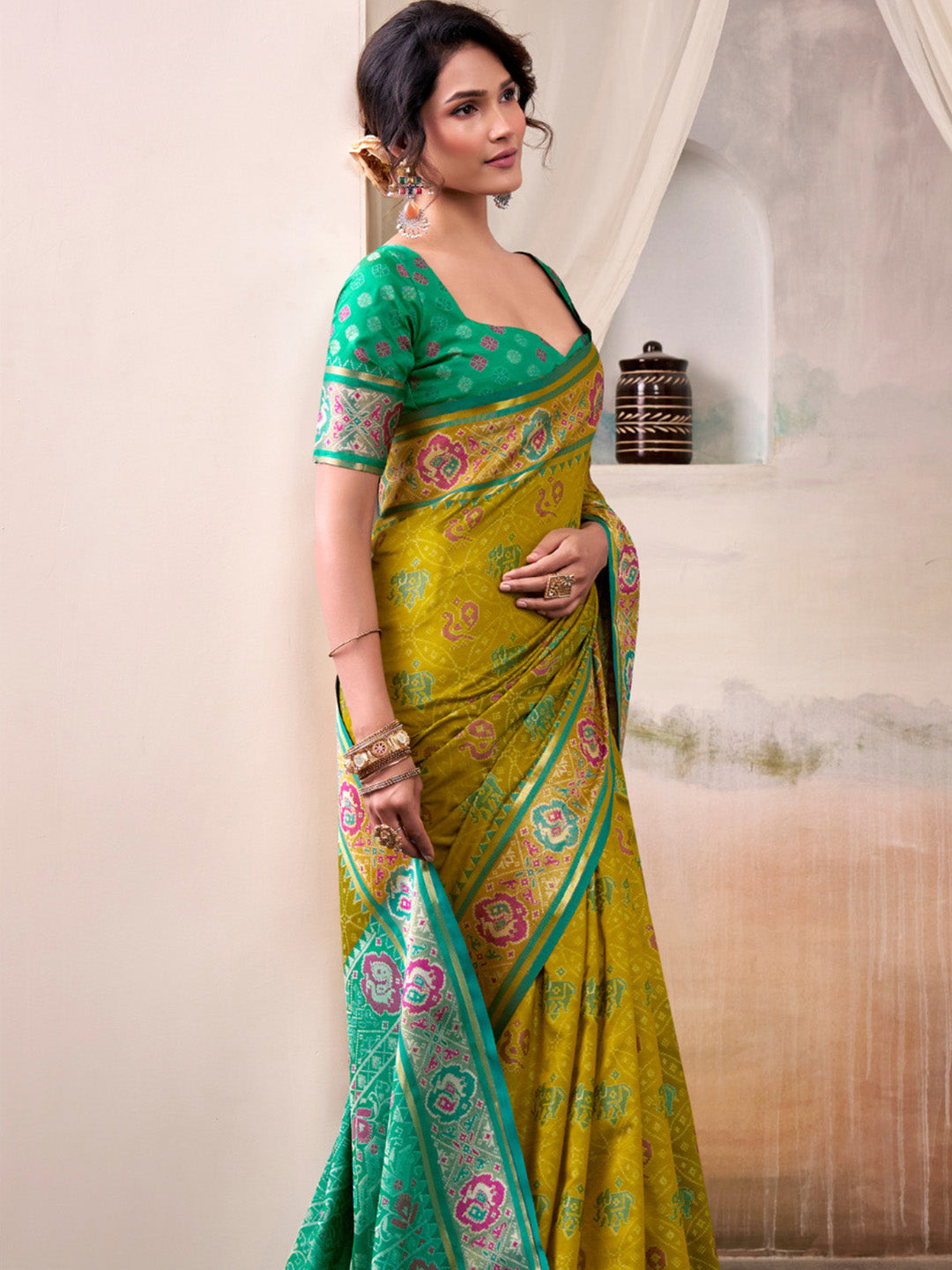 Urban Pallu Woven Design Cotton Blend Daily Saree