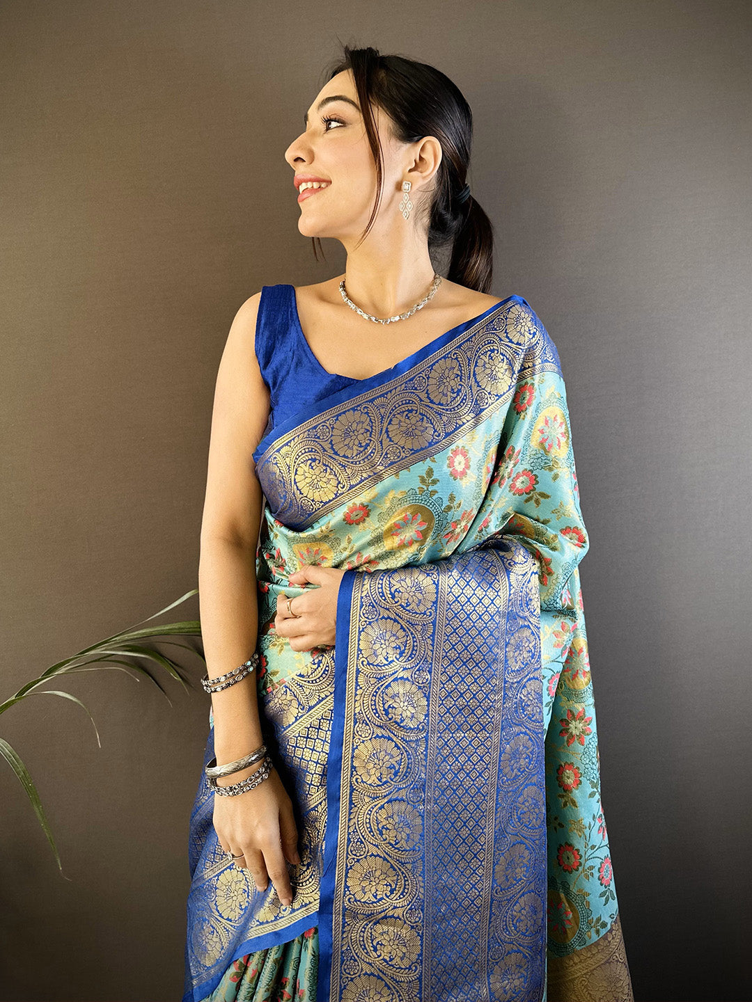 Urban Pallu Woven Design Silk Blend Traditional Saree