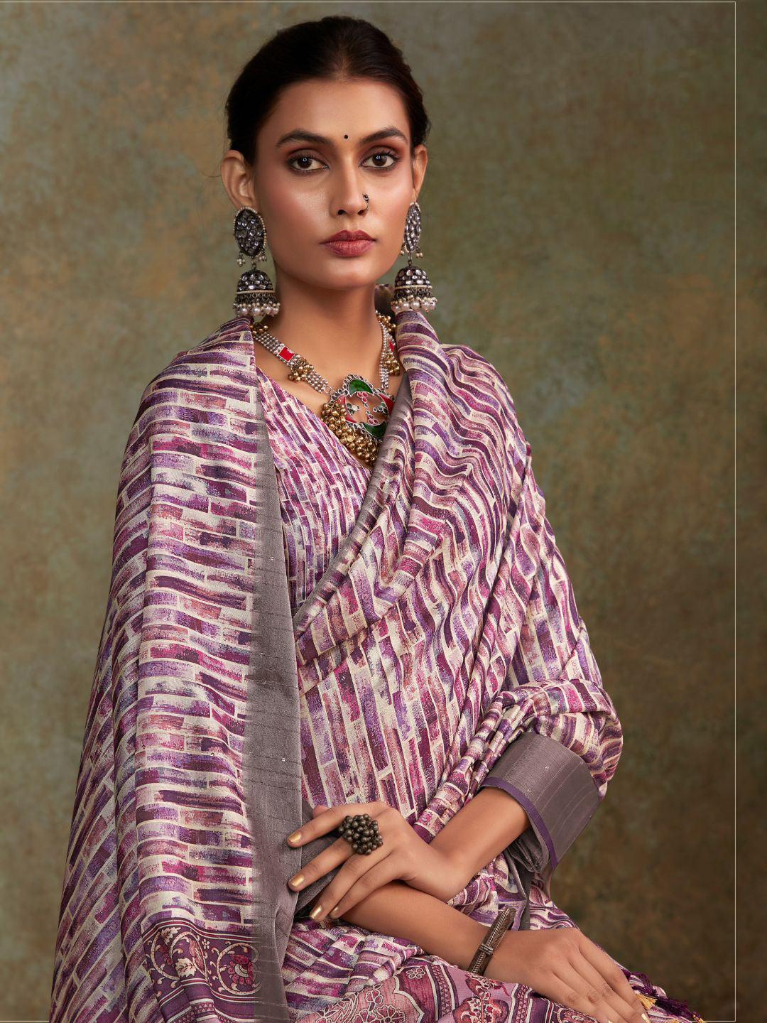 Urban Pallu Printed Silk Blend Daily Saree