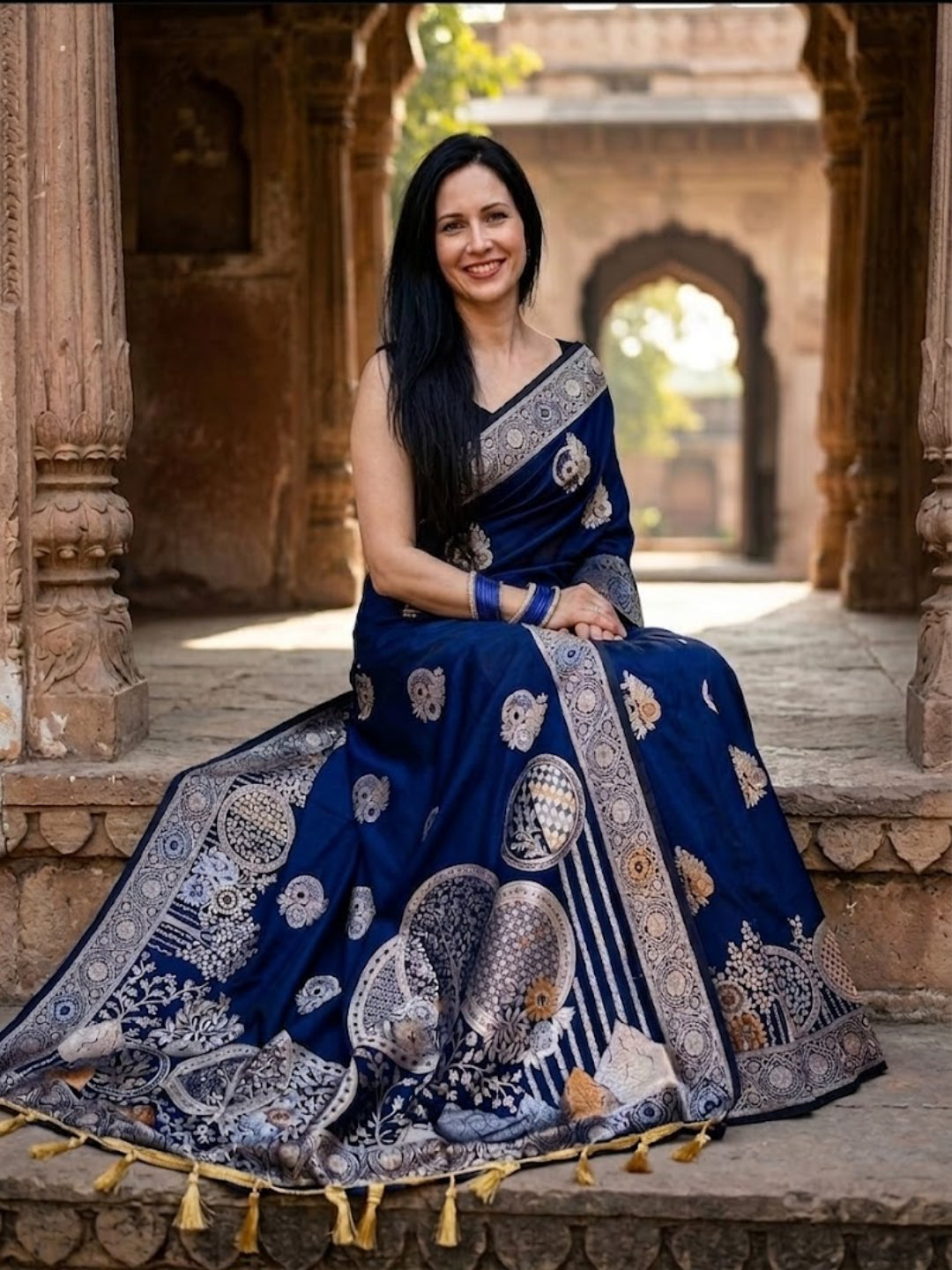 Urban Pallu Woven Design Silk Blend Traditional Saree