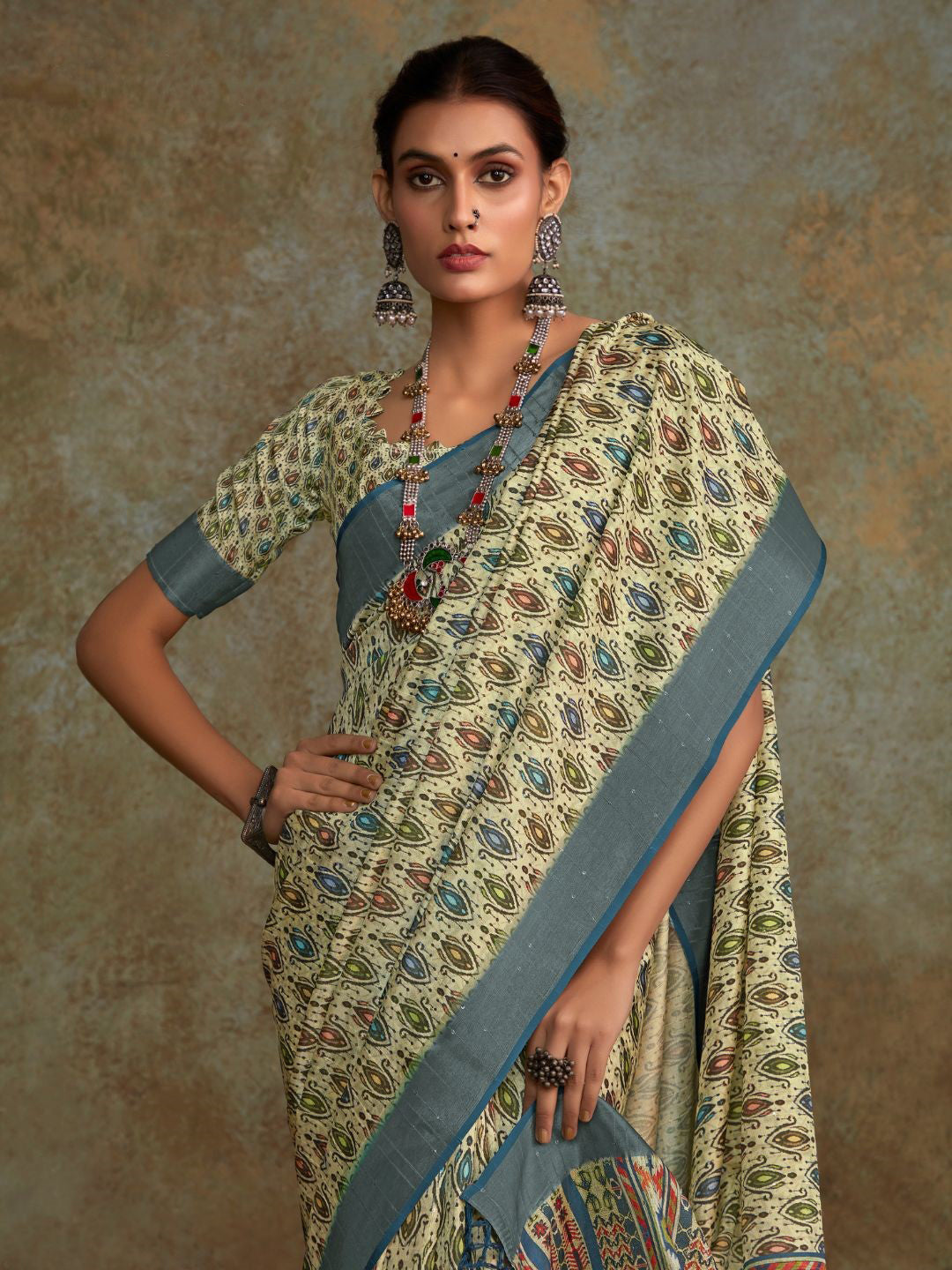 Urban Pallu Printed Silk Blend Daily Saree
