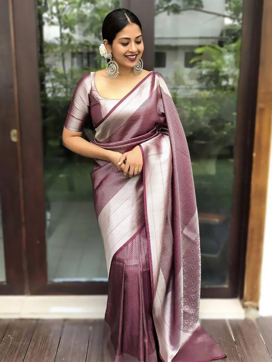 Urban Pallu Woven Design Silk Blend Traditional Saree