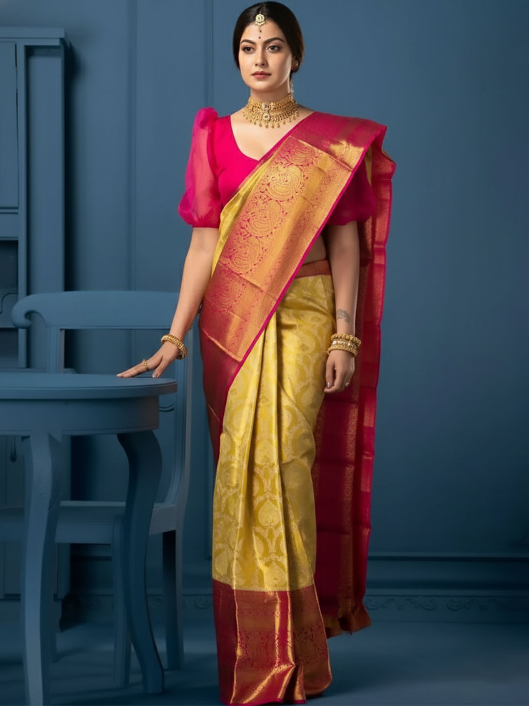 Urban Pallu Woven Design Silk Blend Traditional Saree