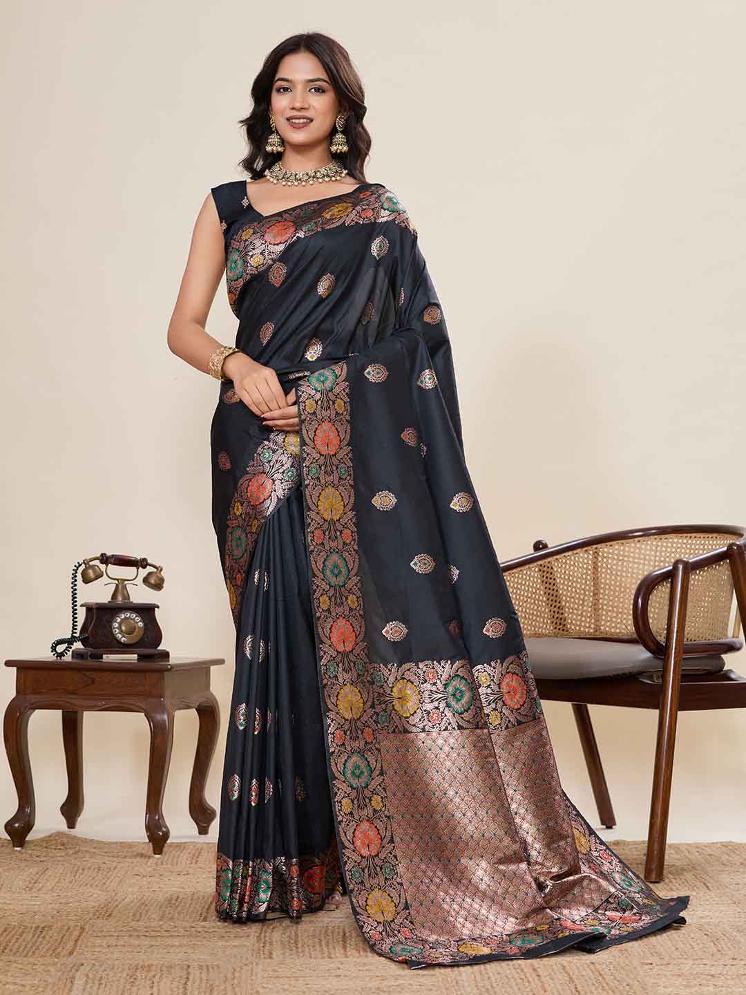 Urban Pallu Woven Design Silk Blend Party Saree