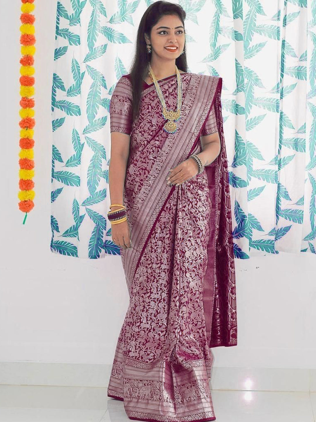 Urban Pallu Woven Design Silk Blend Traditional Saree