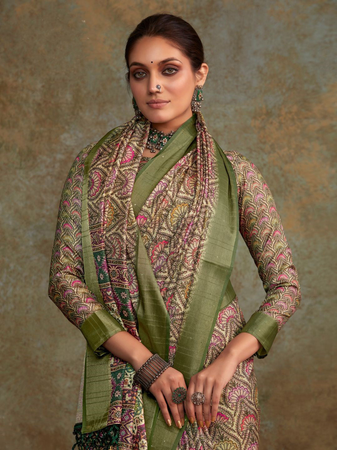 Urban Pallu Printed Silk Blend Daily Saree
