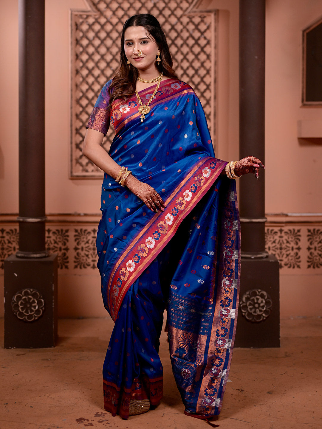 Urban Pallu Woven Design Silk Blend Traditional Saree