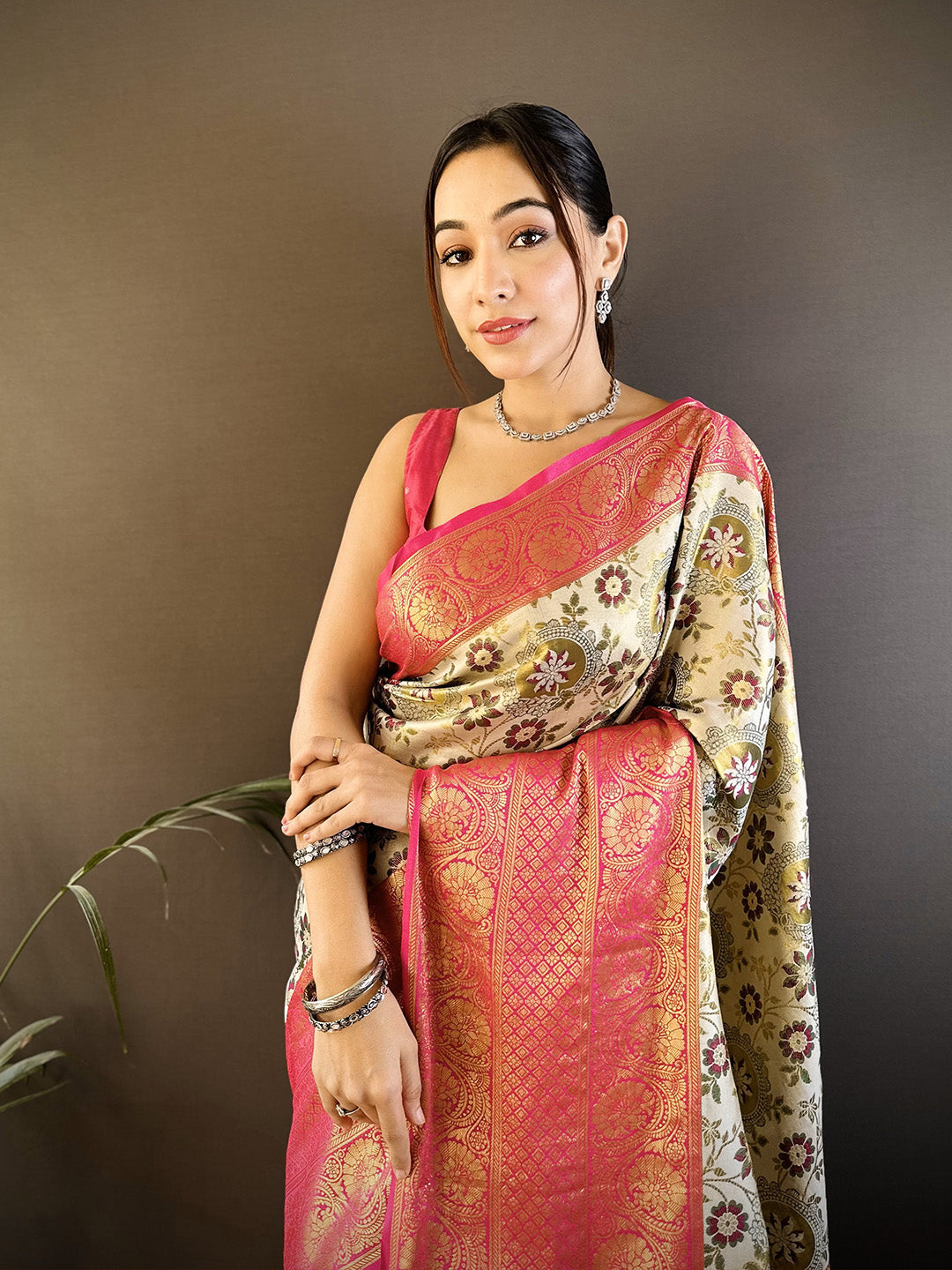Urban Pallu Woven Design Silk Blend Traditional Saree