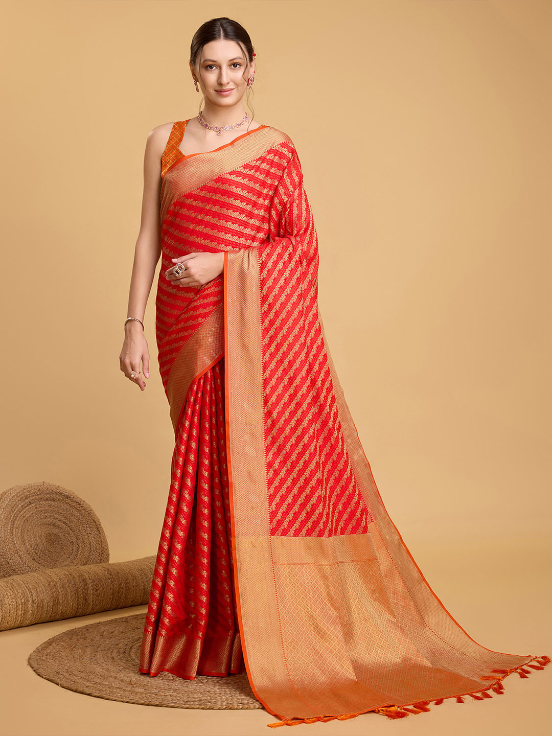 Urban Pallu Woven Design Silk Blend Party Saree