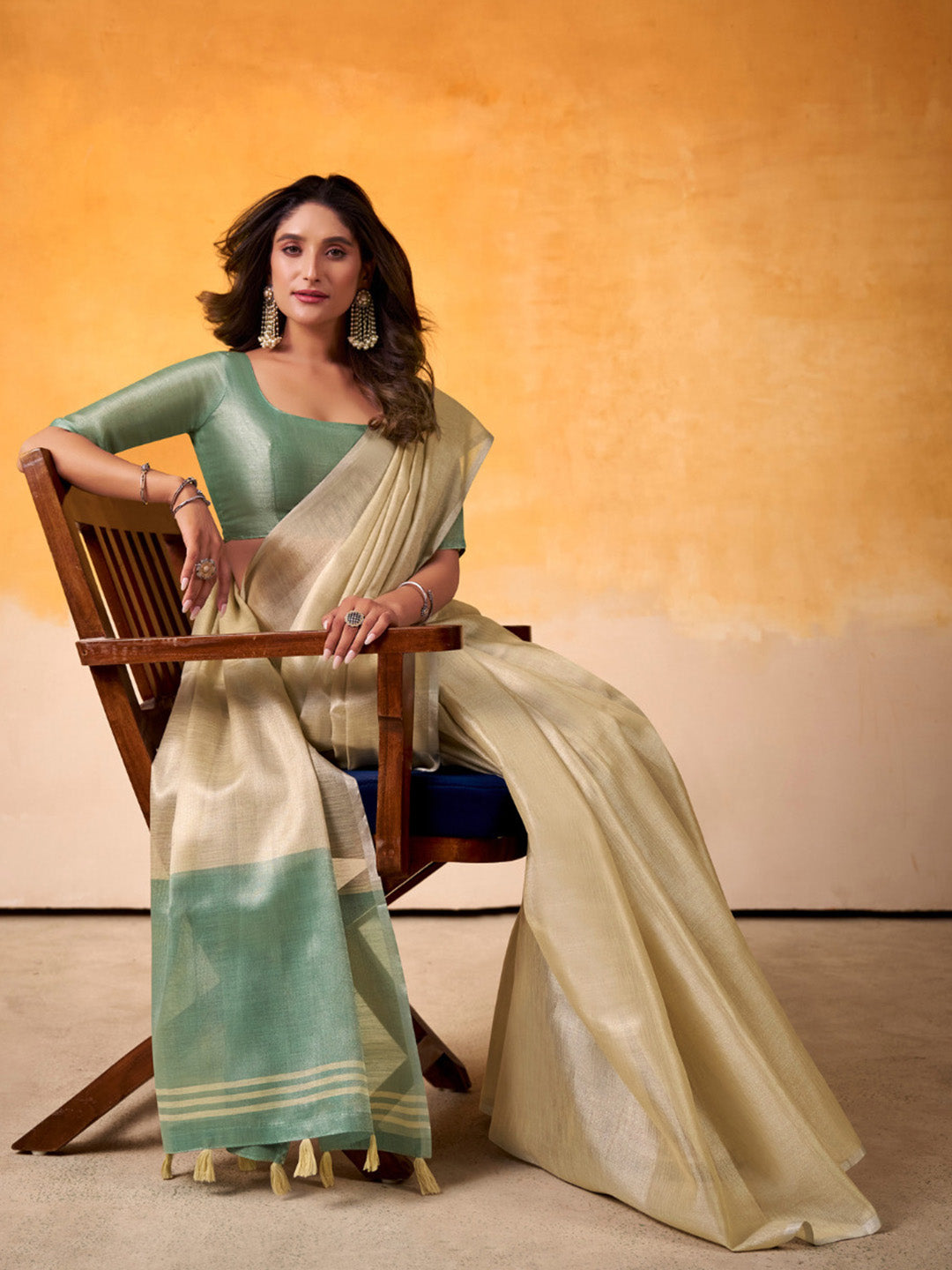 Urban Pallu Woven Design Cotton Blend Daily Saree