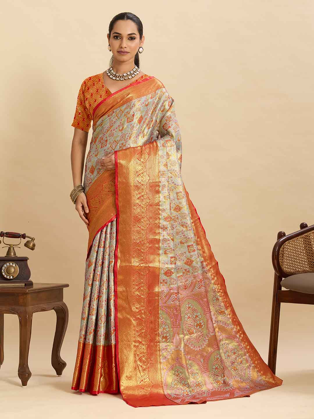 Urban Pallu Woven Design Silk Blend Party Saree