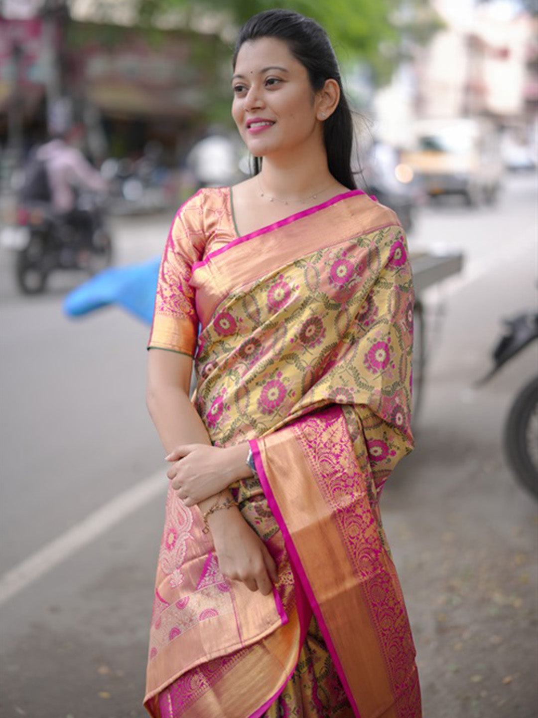Urban Pallu Woven Design Silk Blend Traditional Saree