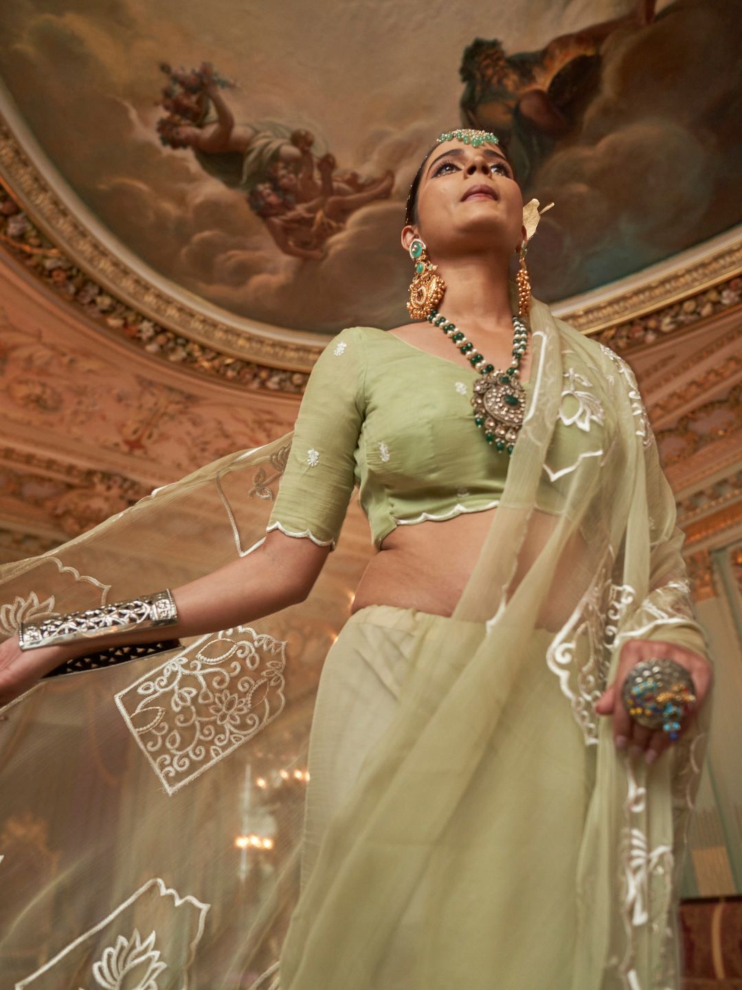 Urban Pallu Solid Poly Chiffon Daily Saree