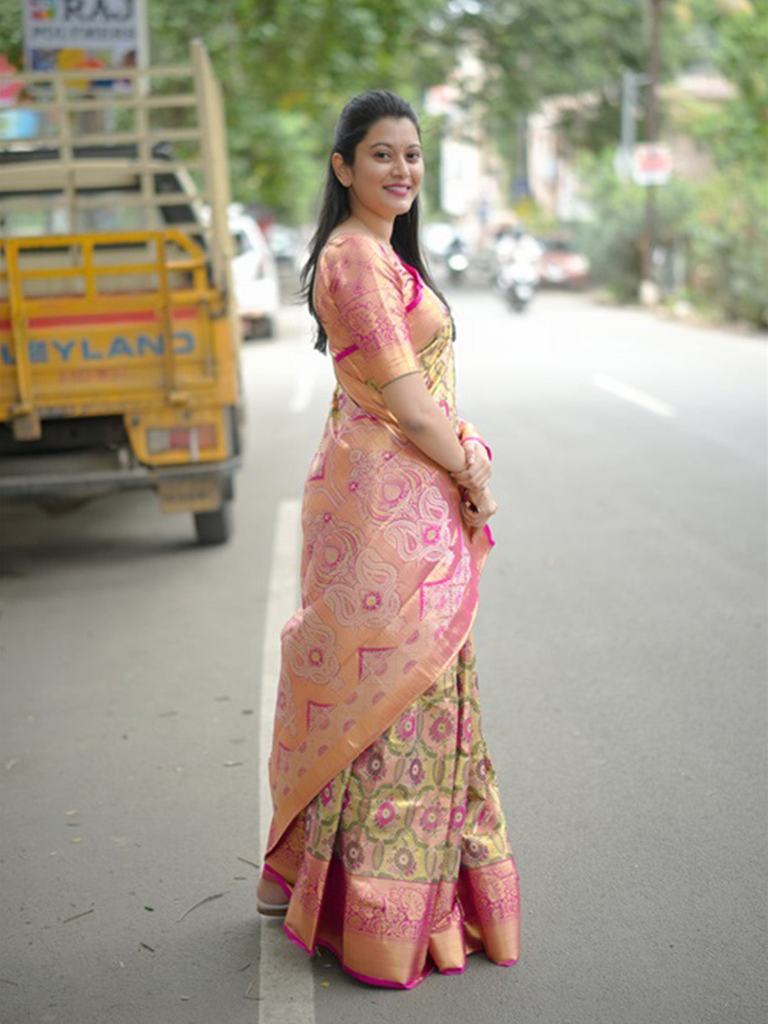 Urban Pallu Woven Design Silk Blend Traditional Saree