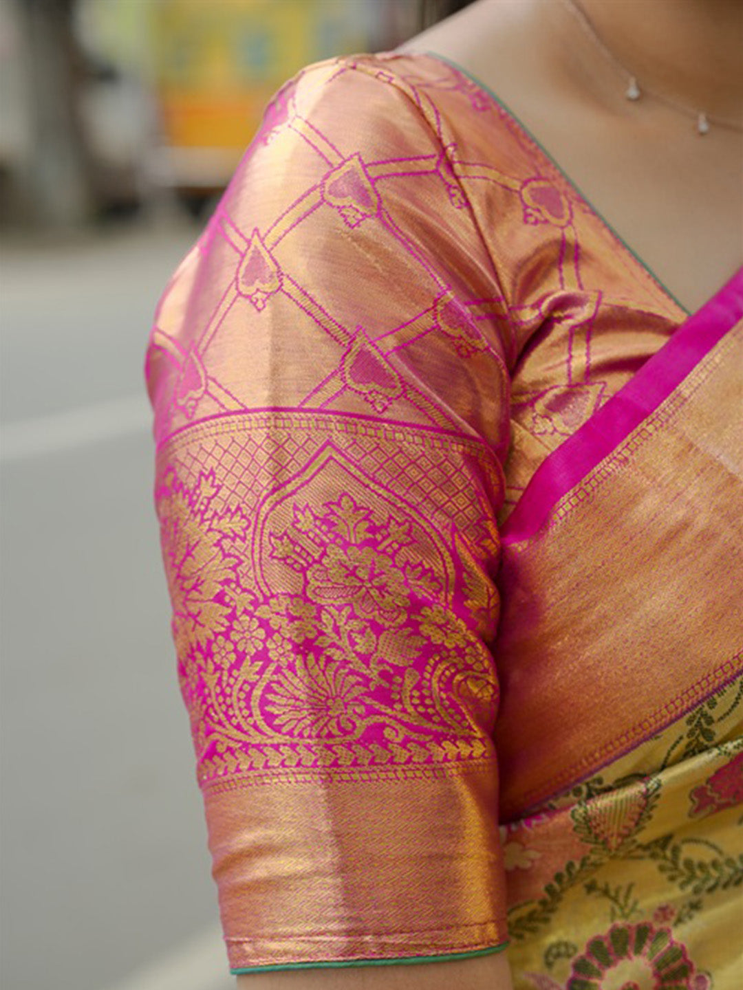 Urban Pallu Woven Design Silk Blend Traditional Saree