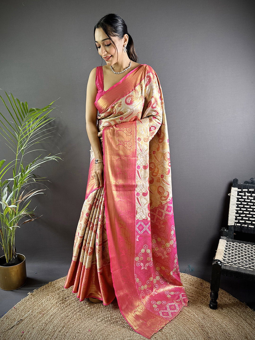 Urban Pallu Woven Design Silk Blend Traditional Saree