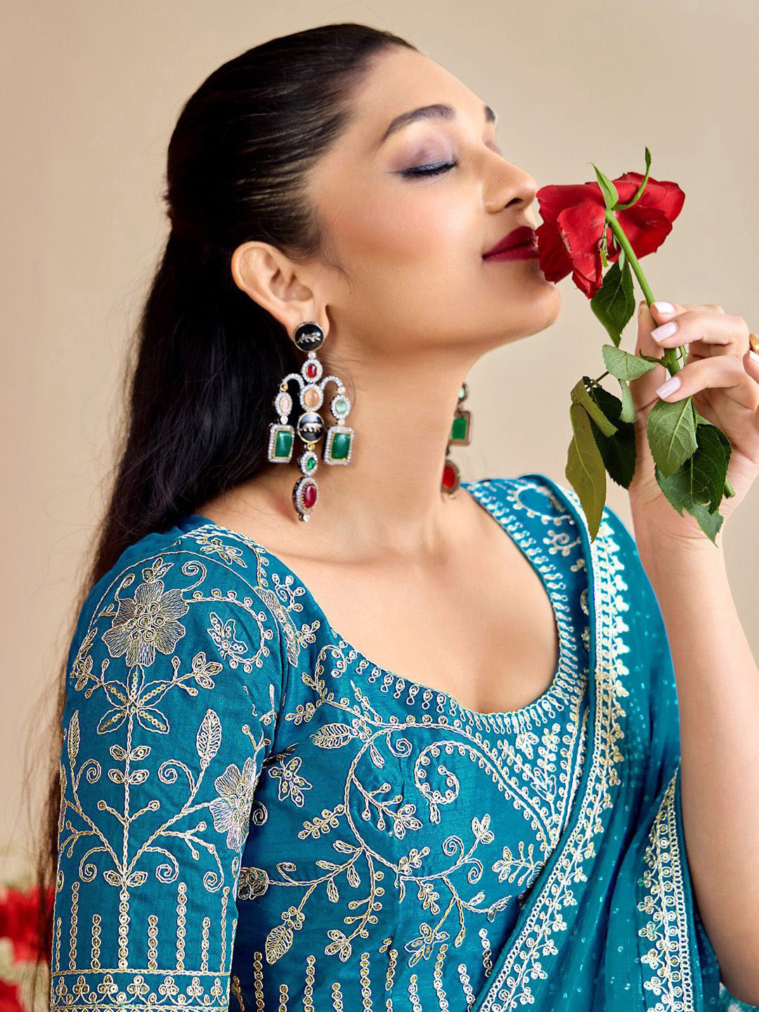 Urban Pallu Ethnic Motifs Embroidered Poly Georgette Heavy Work Saree