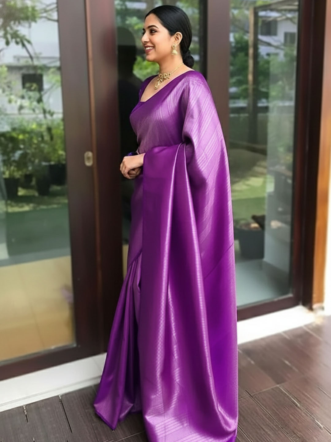 Urban Pallu Woven Design Silk Blend Traditional Saree