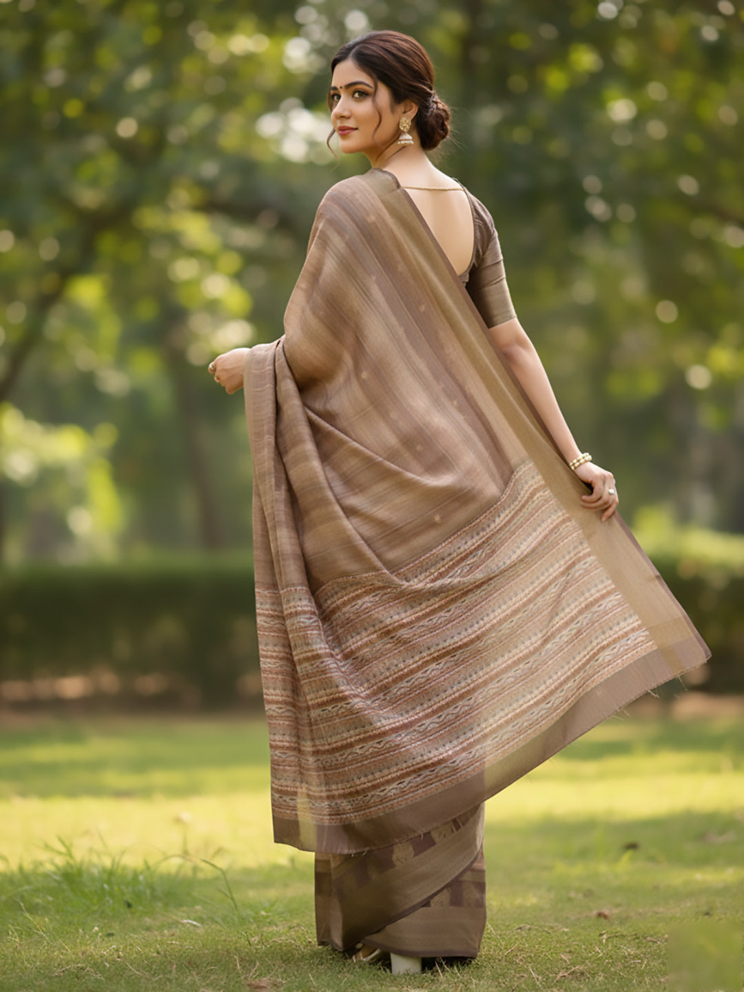Urban Pallu Floral Sequinned Silk Blend Fusion Saree