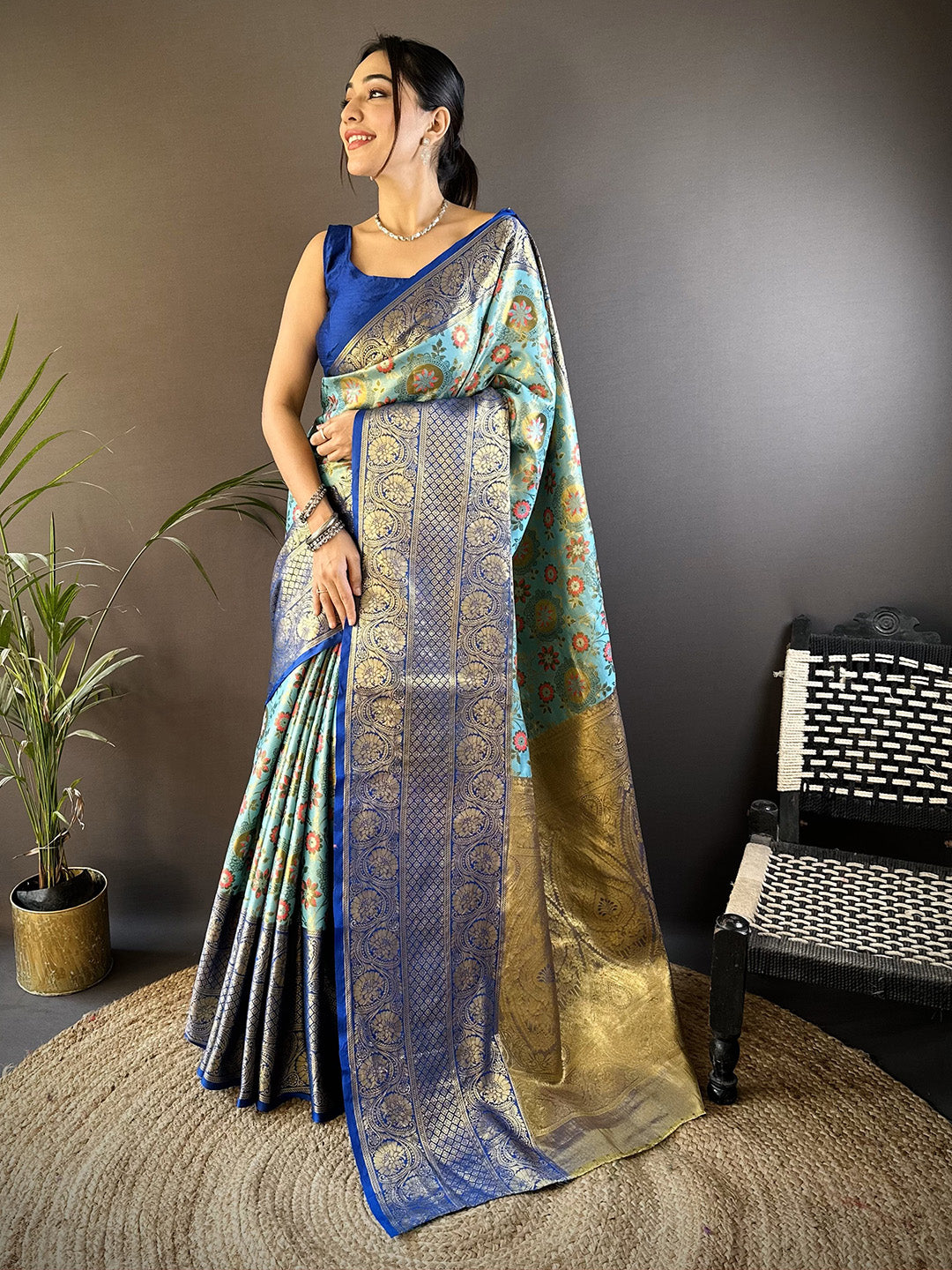 Urban Pallu Woven Design Silk Blend Traditional Saree