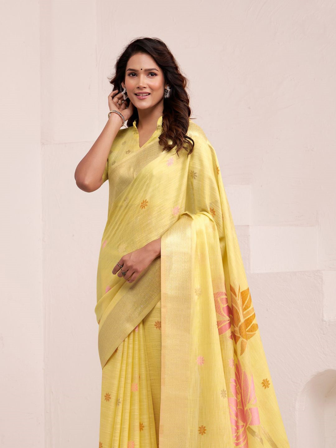 Urban Pallu Woven Design Silk Blend Daily Saree