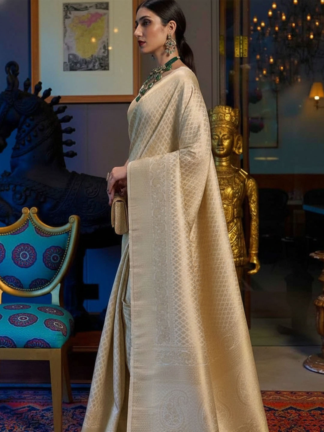 Urban Pallu Woven Design Silk Blend Traditional Saree