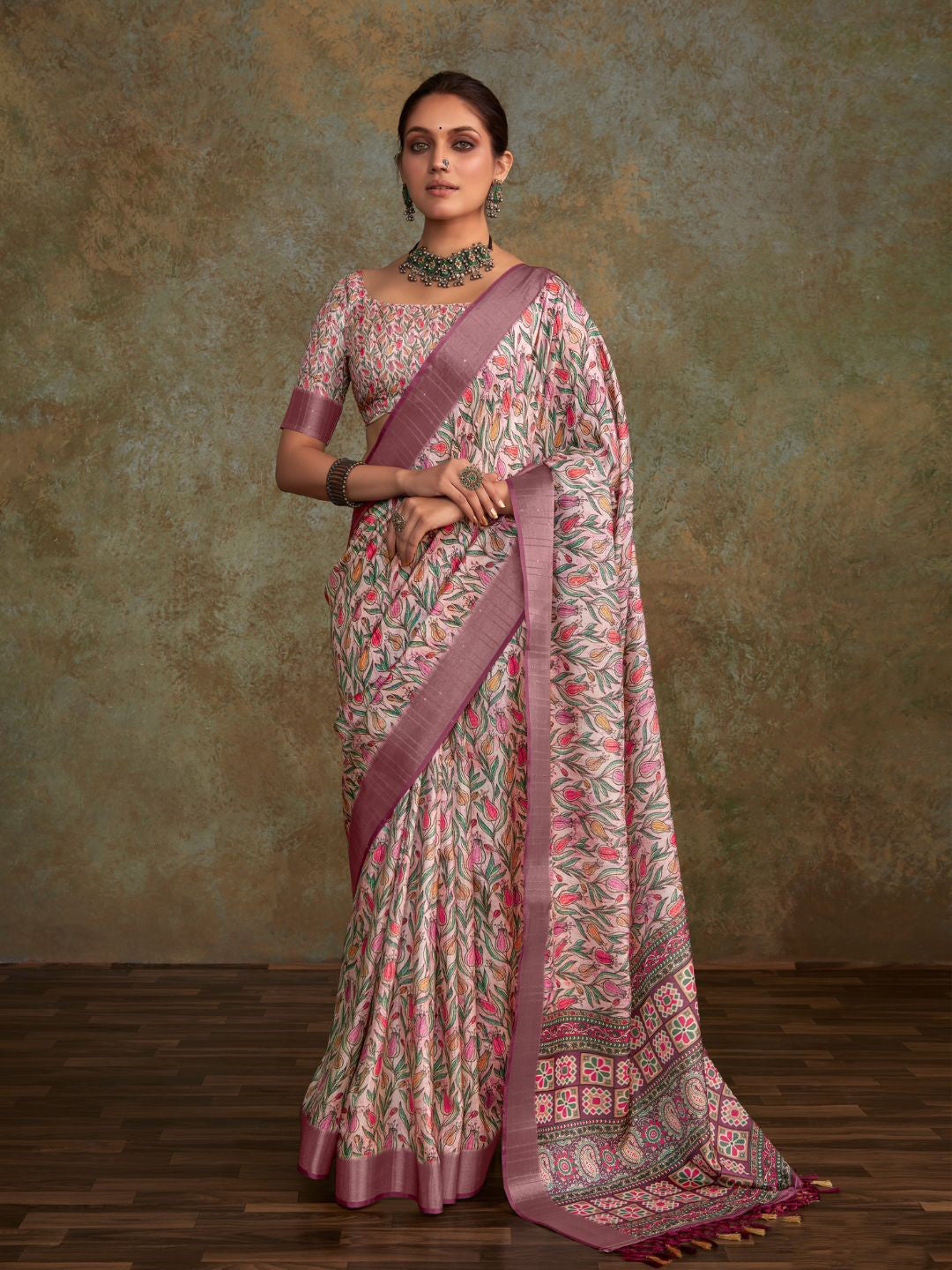 Urban Pallu Printed Silk Blend Daily Saree
