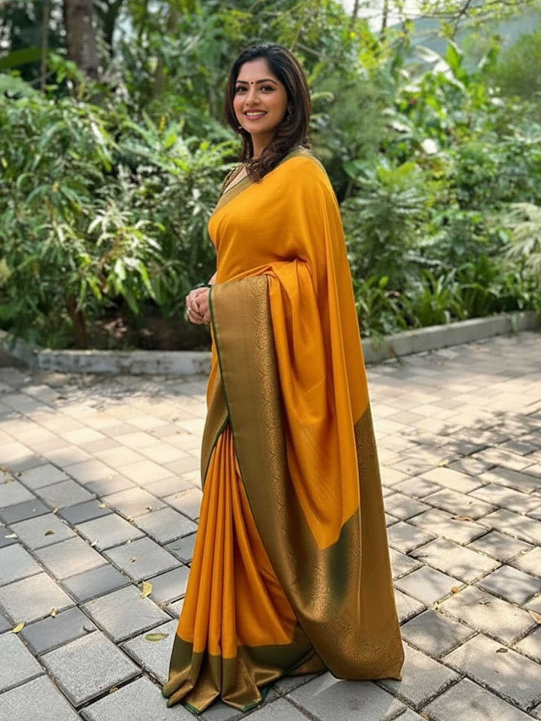 Urban Pallu Woven Design Silk Blend Traditional Saree