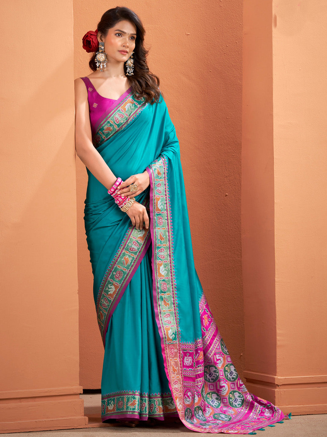 Urban Pallu Solid Silk Blend Festive Saree
