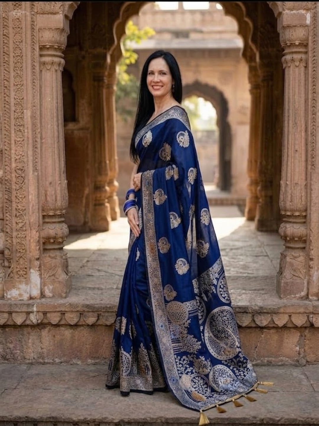 Urban Pallu Woven Design Silk Blend Traditional Saree