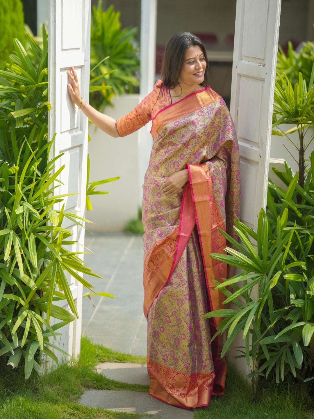Urban Pallu Woven Design Art Silk Traditional Saree