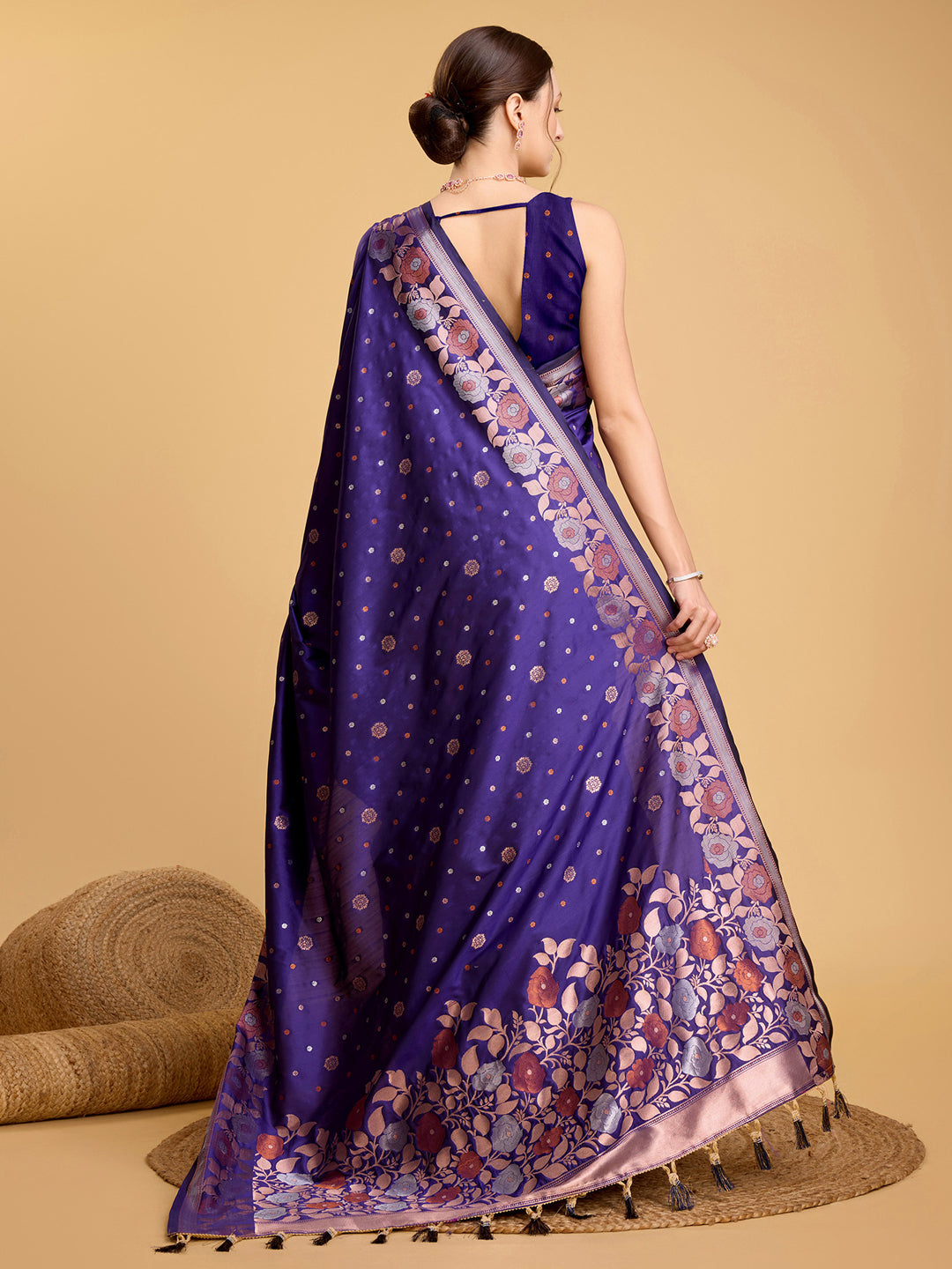 Urban Pallu Woven Design Silk Blend Party Saree