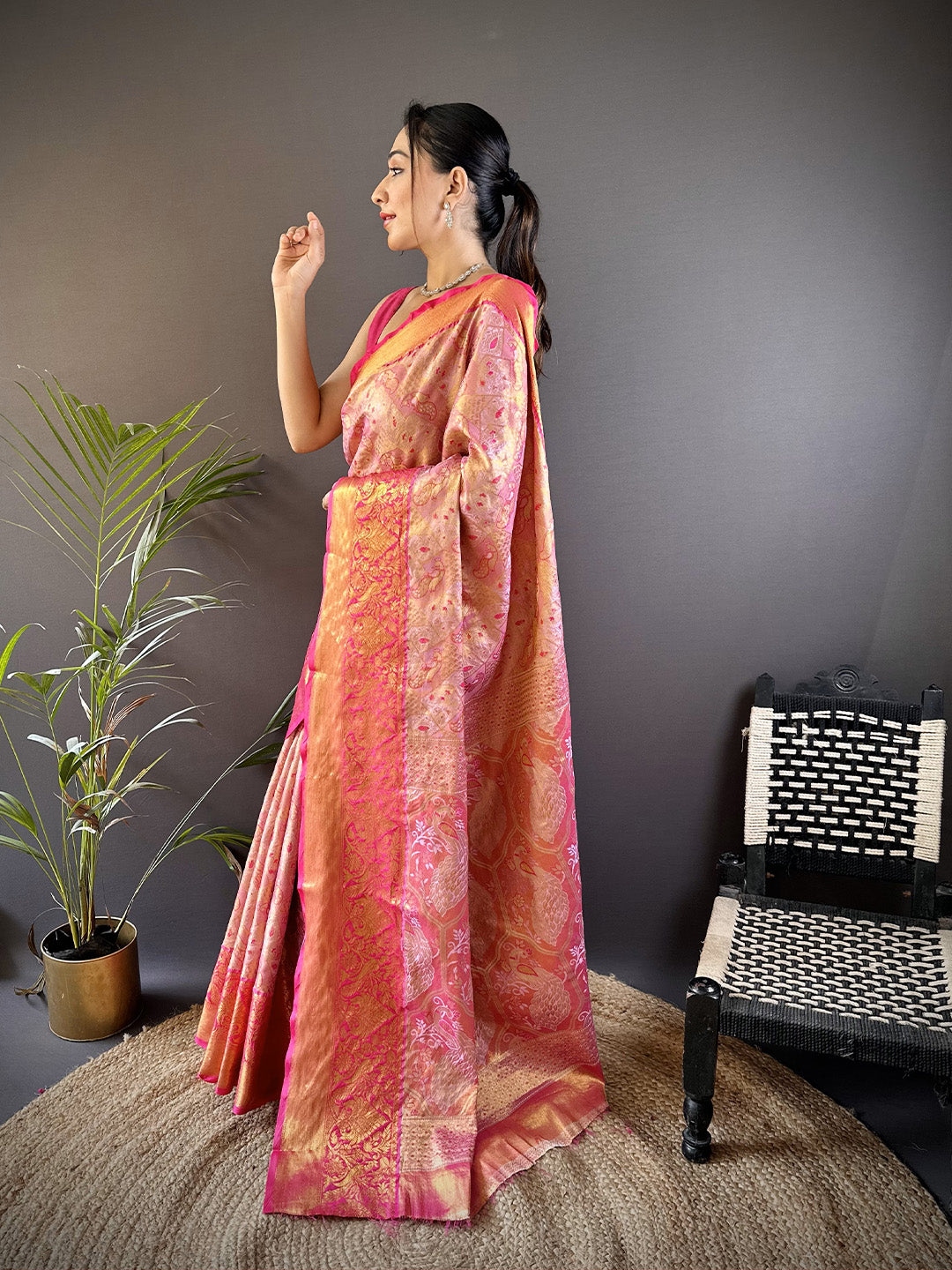 Urban Pallu Woven Design Silk Blend Traditional Saree
