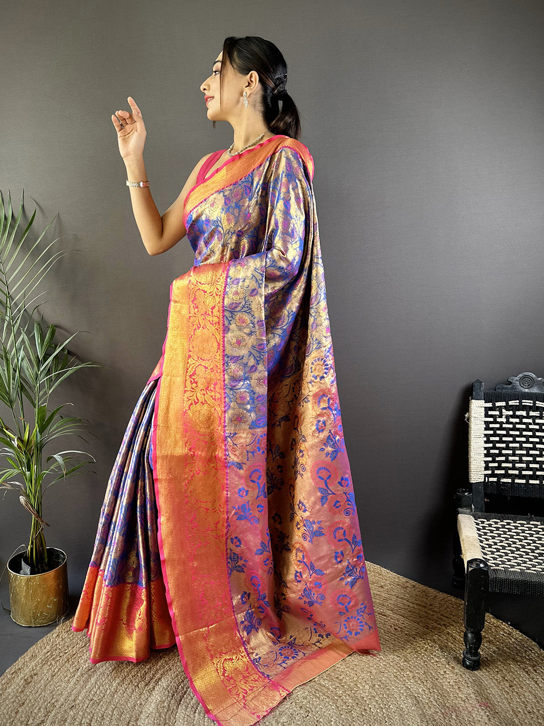 Urban Pallu Woven Design Silk Blend Traditional Saree