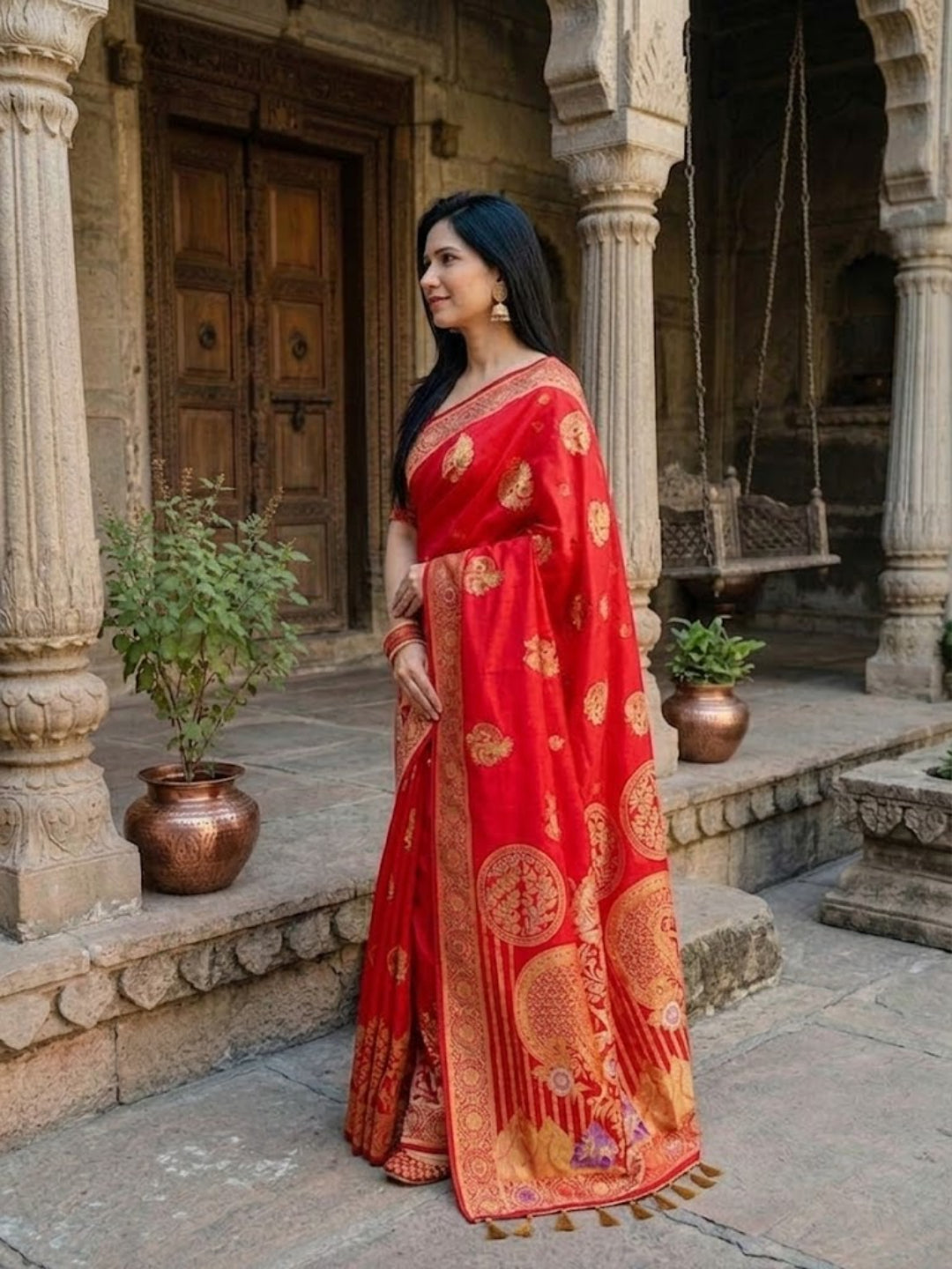 Urban Pallu Woven Design Silk Blend Traditional Saree