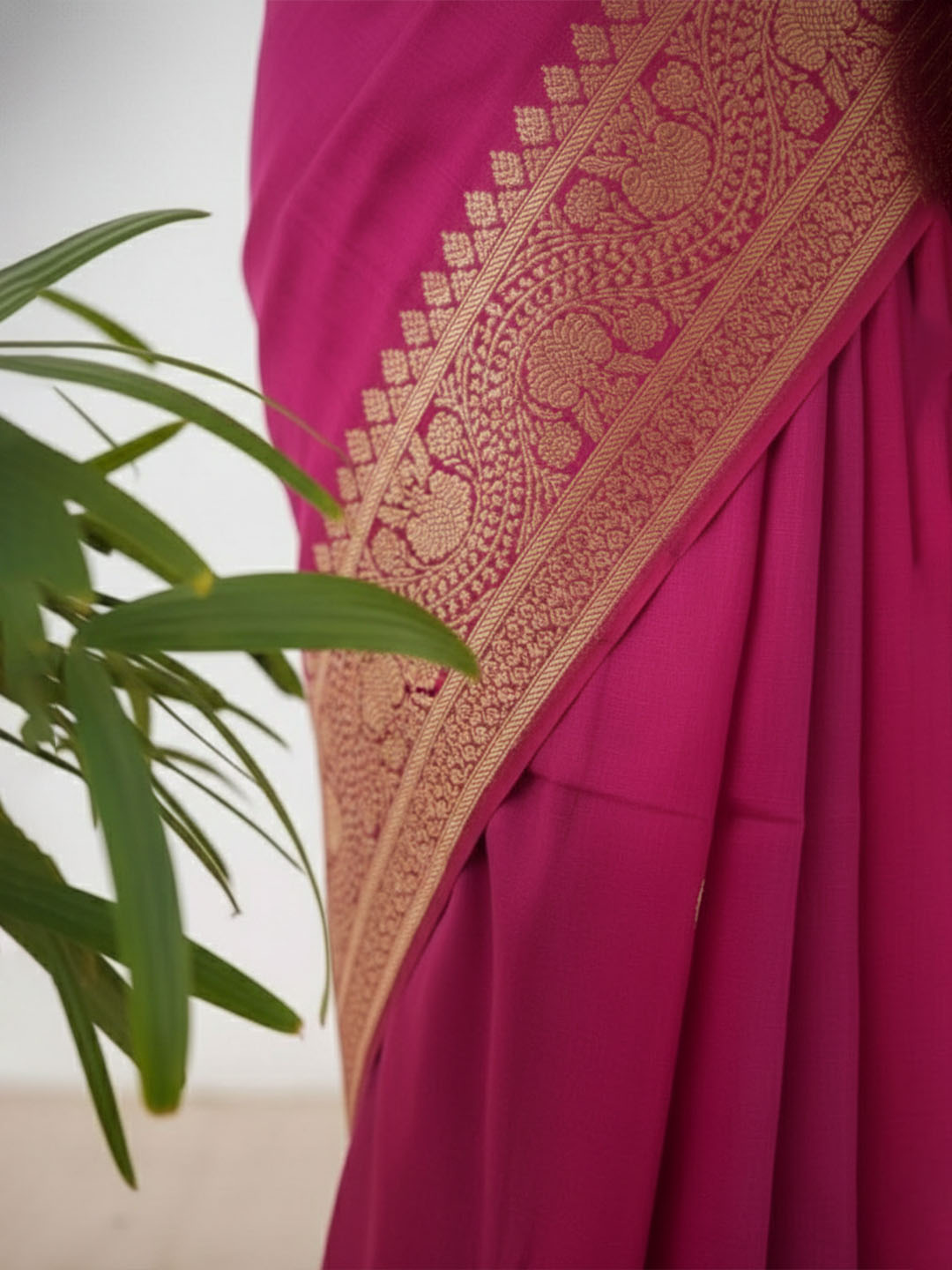 Urban Pallu Woven Design Silk Blend Traditional Saree