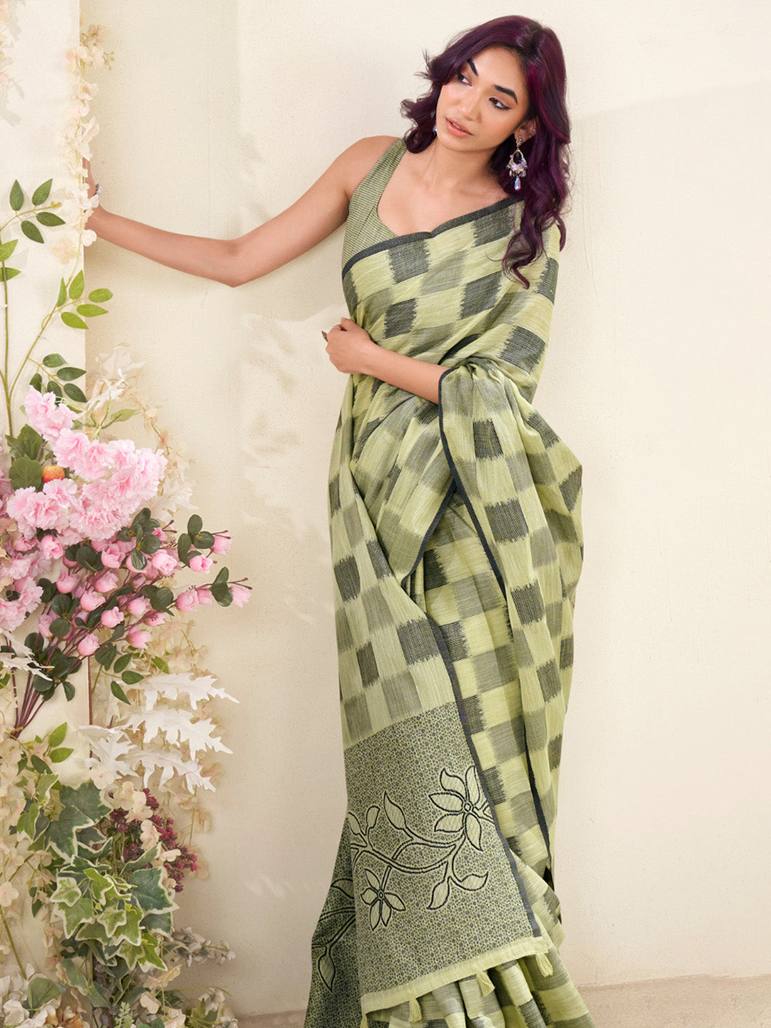 Urban Pallu Woven Design Silk Blend Work Saree