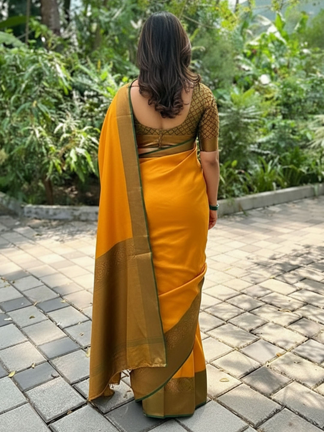 Urban Pallu Woven Design Silk Blend Traditional Saree