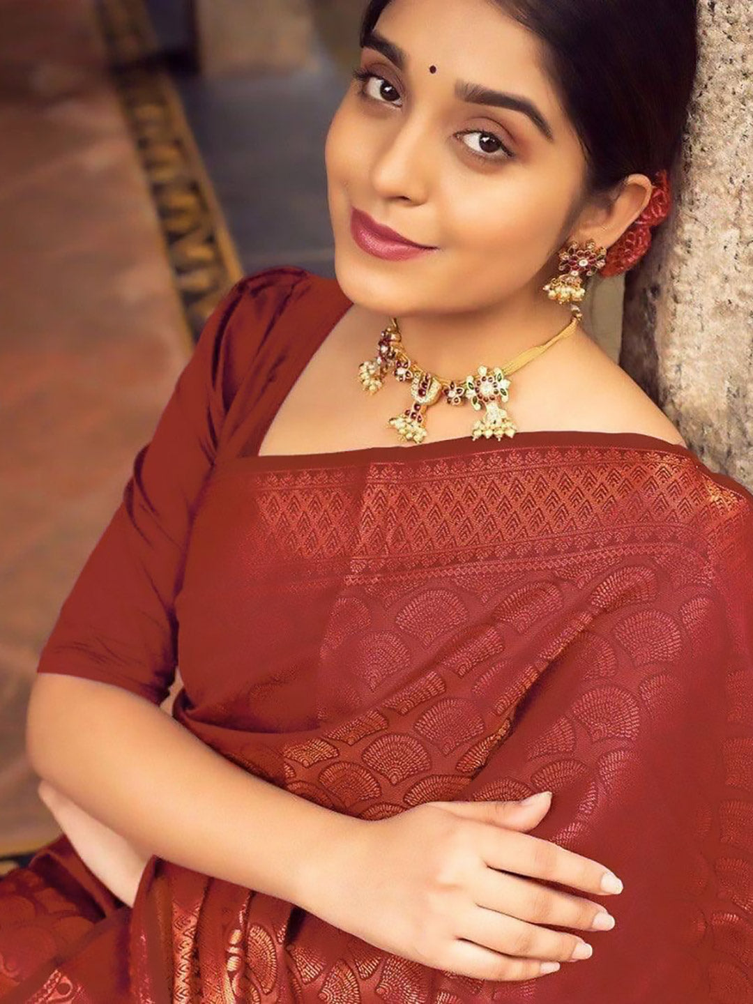 Urban Pallu Woven Design Silk Blend Traditional Saree