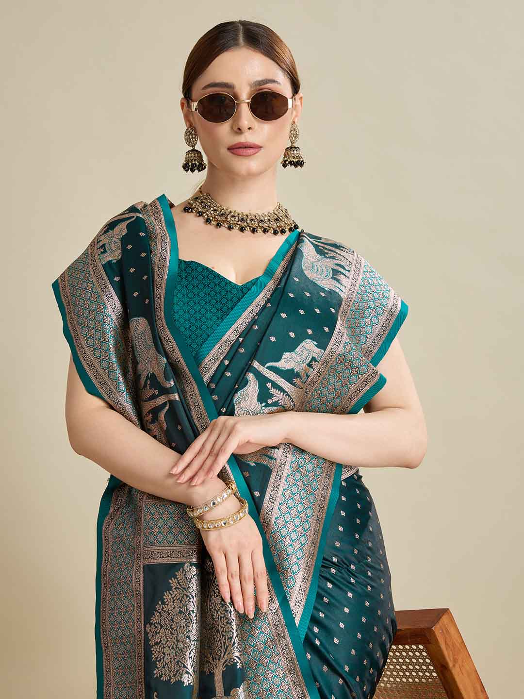 Urban Pallu Woven Design Silk Blend Party Saree